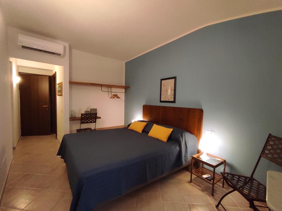 All'Archetto Del Terz'Ordine Assise Extérieur photo