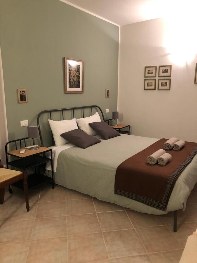 All'Archetto Del Terz'Ordine Assise Extérieur photo